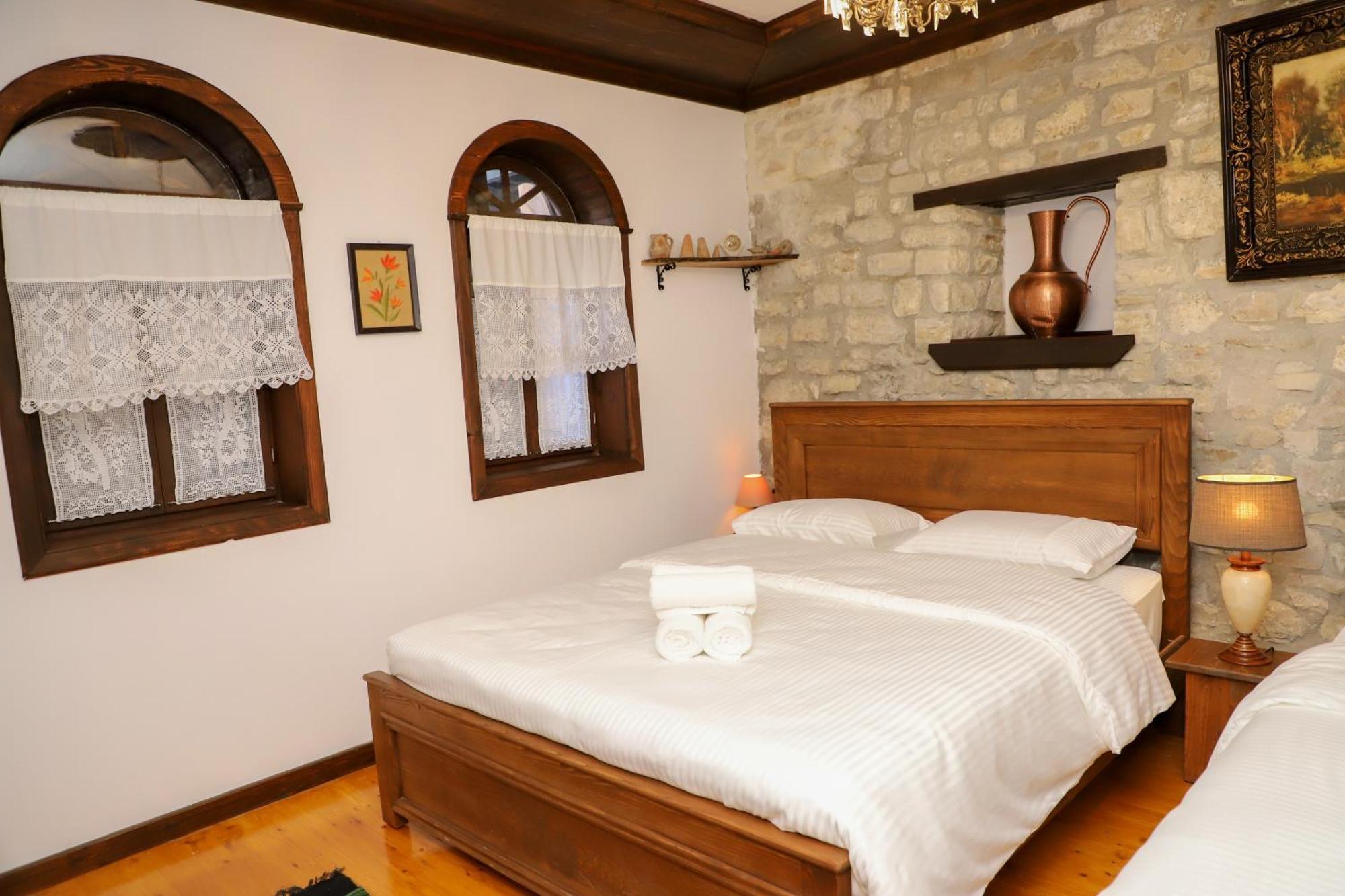 Vila Art Berat Castle Luaran gambar